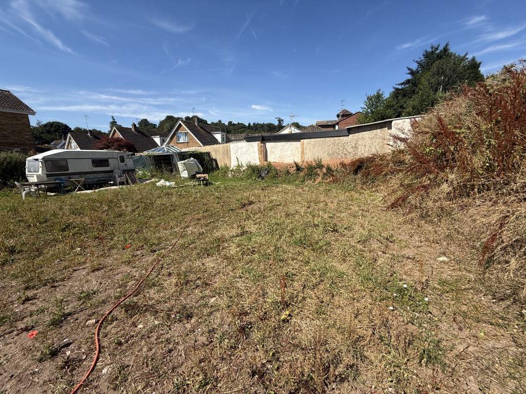 Lot: 198 - FORMER HISTORIC SITE FOR RESIDENTIAL DEVELOPMENT WITH PLANNING FOR SEVEN DWELLINGS - Corner of site for new build